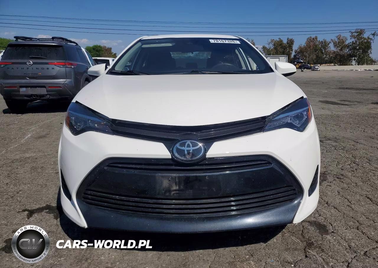 2018 Toyota Corolla Le VIN:5YFBURHE1JP826574 - 5