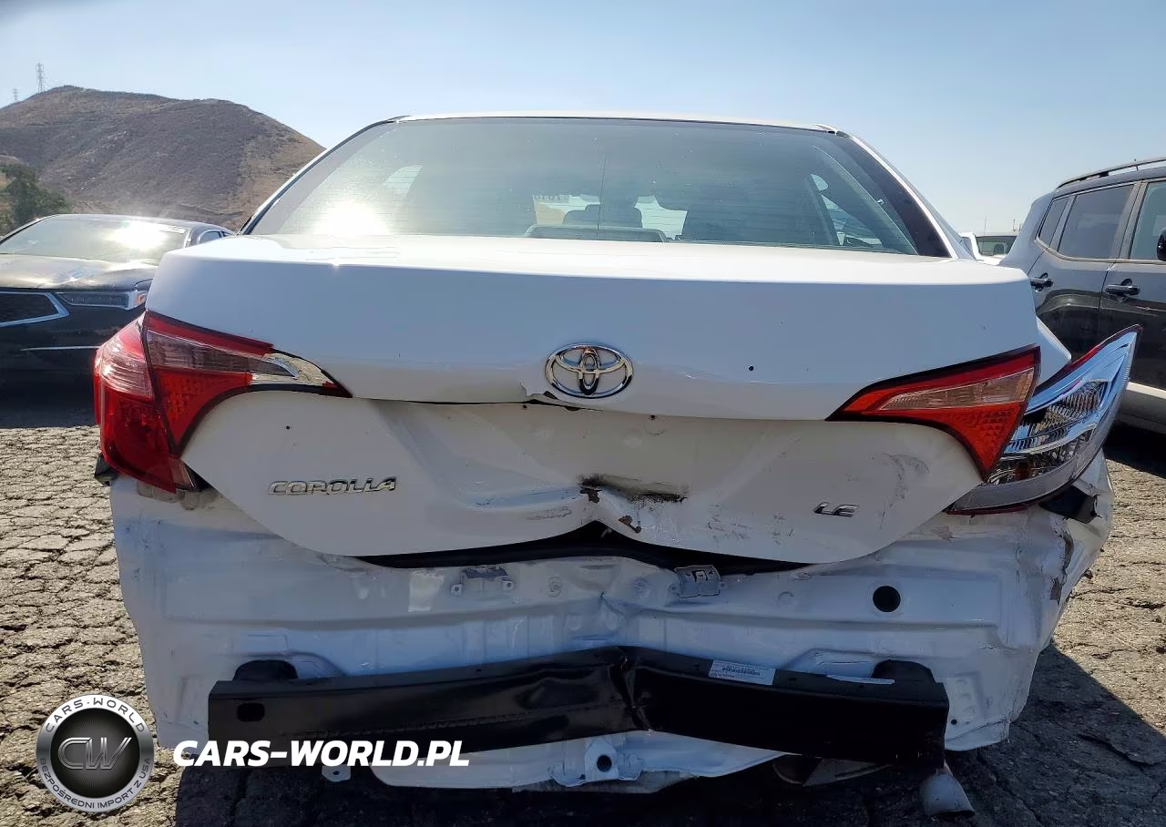 2018 Toyota Corolla Le VIN:5YFBURHE1JP826574 - 6
