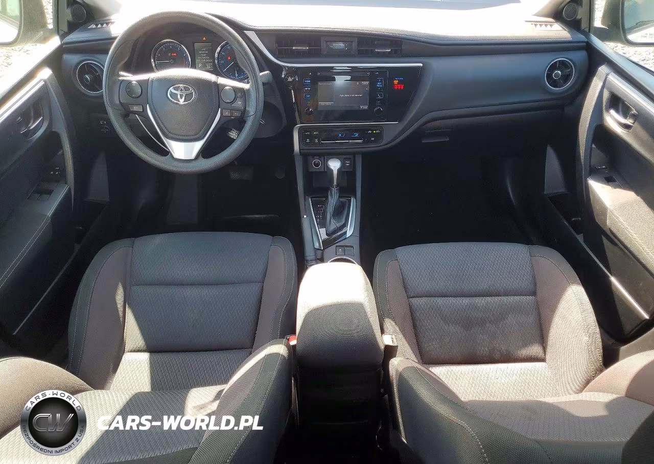 2018 Toyota Corolla Le VIN:5YFBURHE1JP826574 - 8