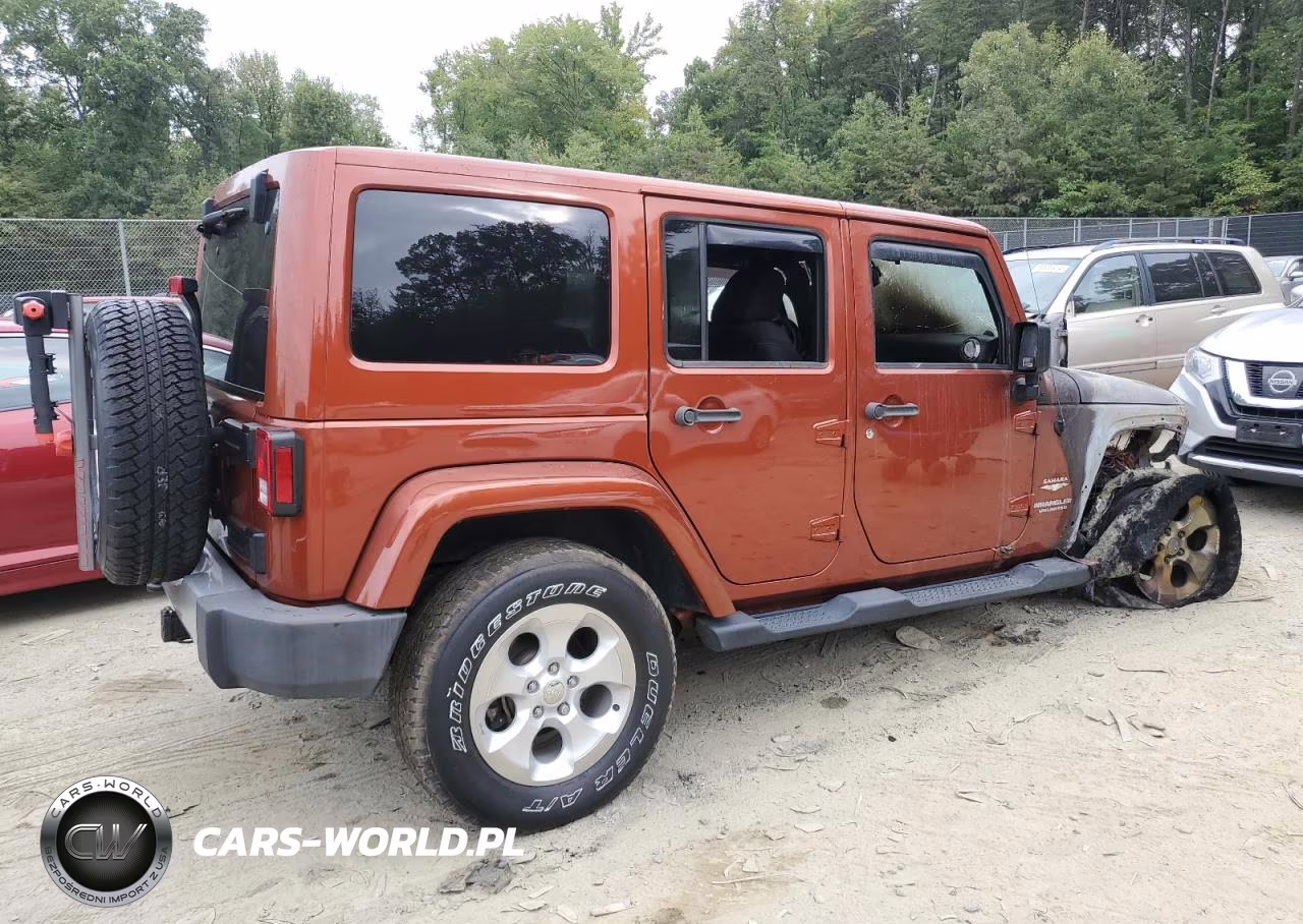 2014 Jeep Wrangler Unlimited Sahara VIN:1C4BJWEG8EL258447 - 3