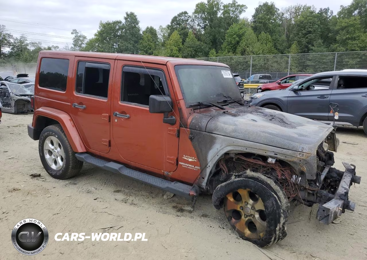 2014 Jeep Wrangler Unlimited Sahara VIN:1C4BJWEG8EL258447 - 4