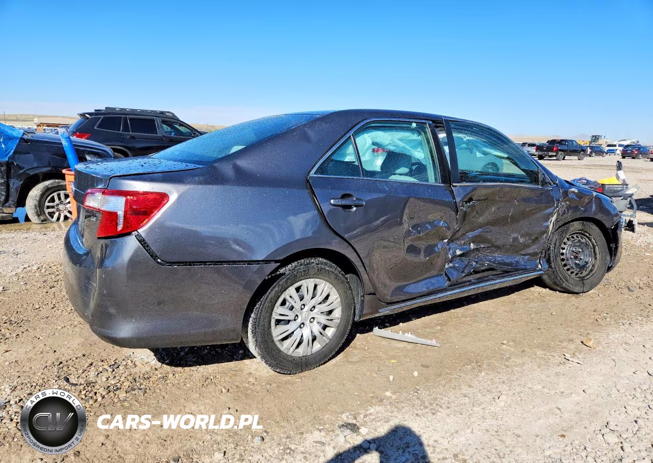 2014 Toyota Camry Le VIN:4T4BF1FK6ER358775 - 3
