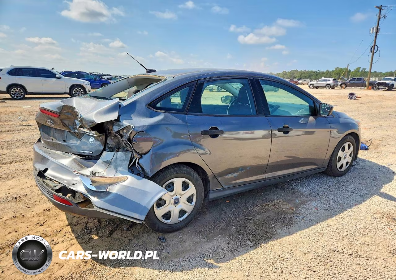2016 Ford Focus S VIN:1FADP3E26GL356959 - 3
