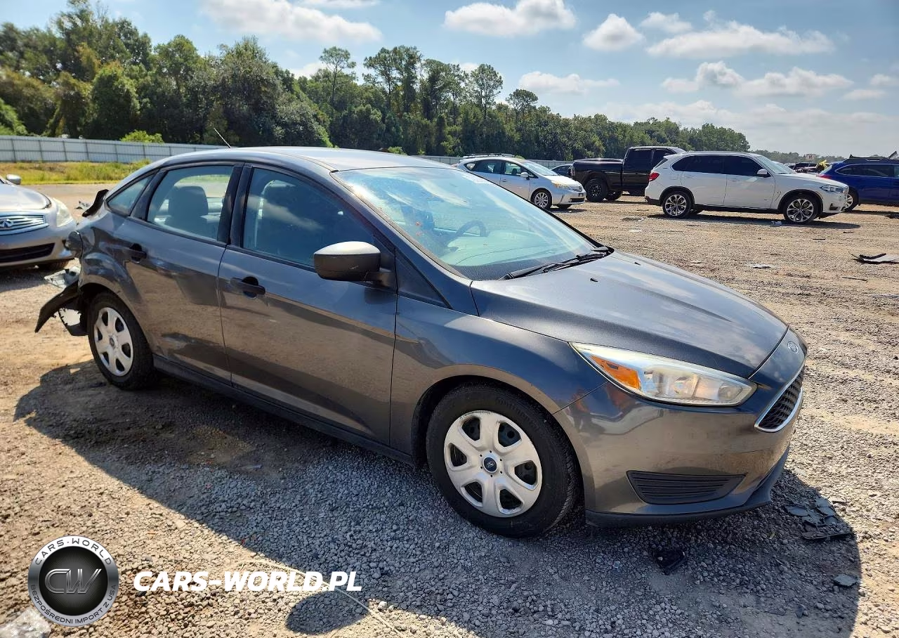 2016 Ford Focus S VIN:1FADP3E26GL356959 - 4