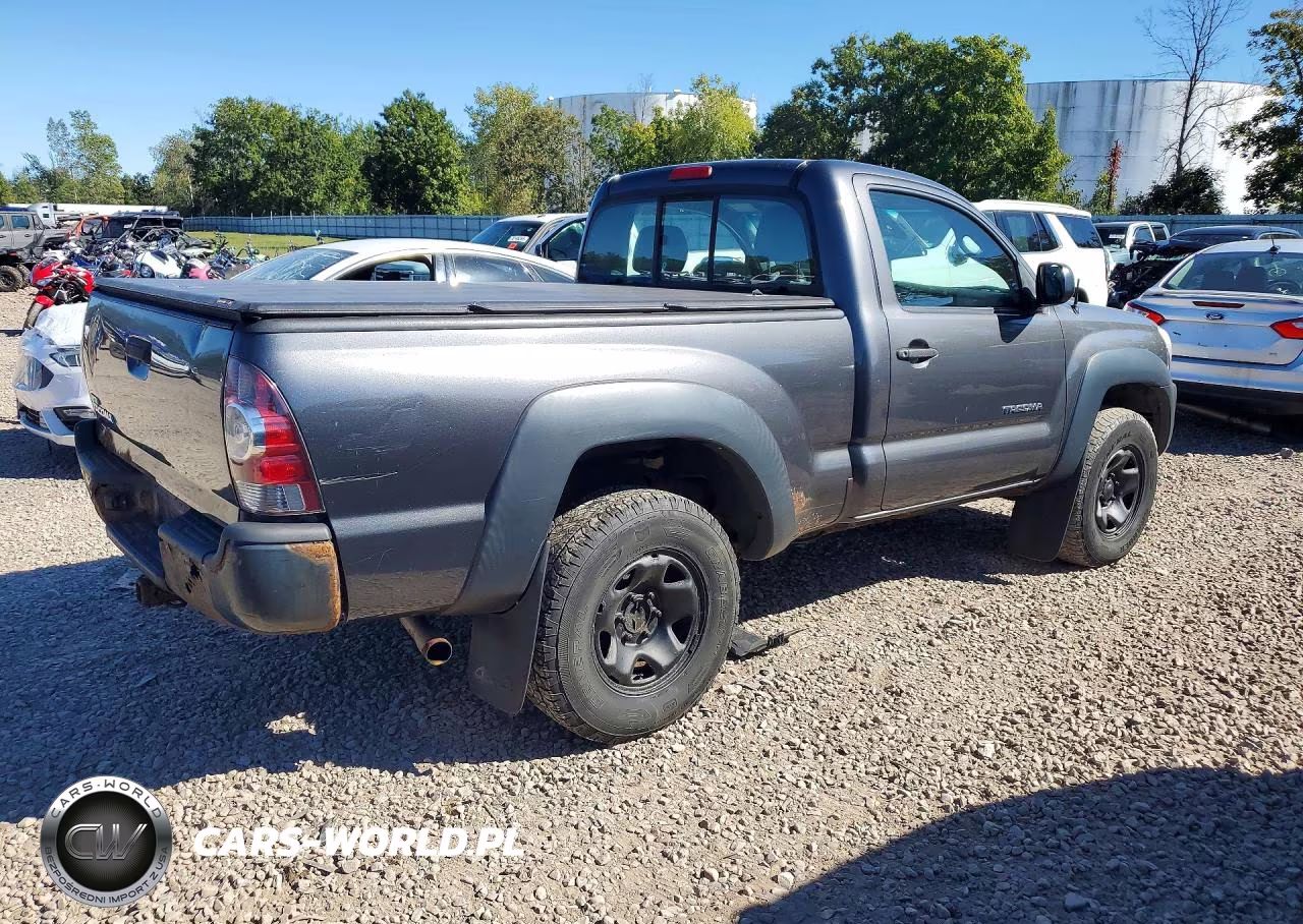 2010 Toyota Tacoma Base VIN:5TEPX4EN1AZ689988 - 3