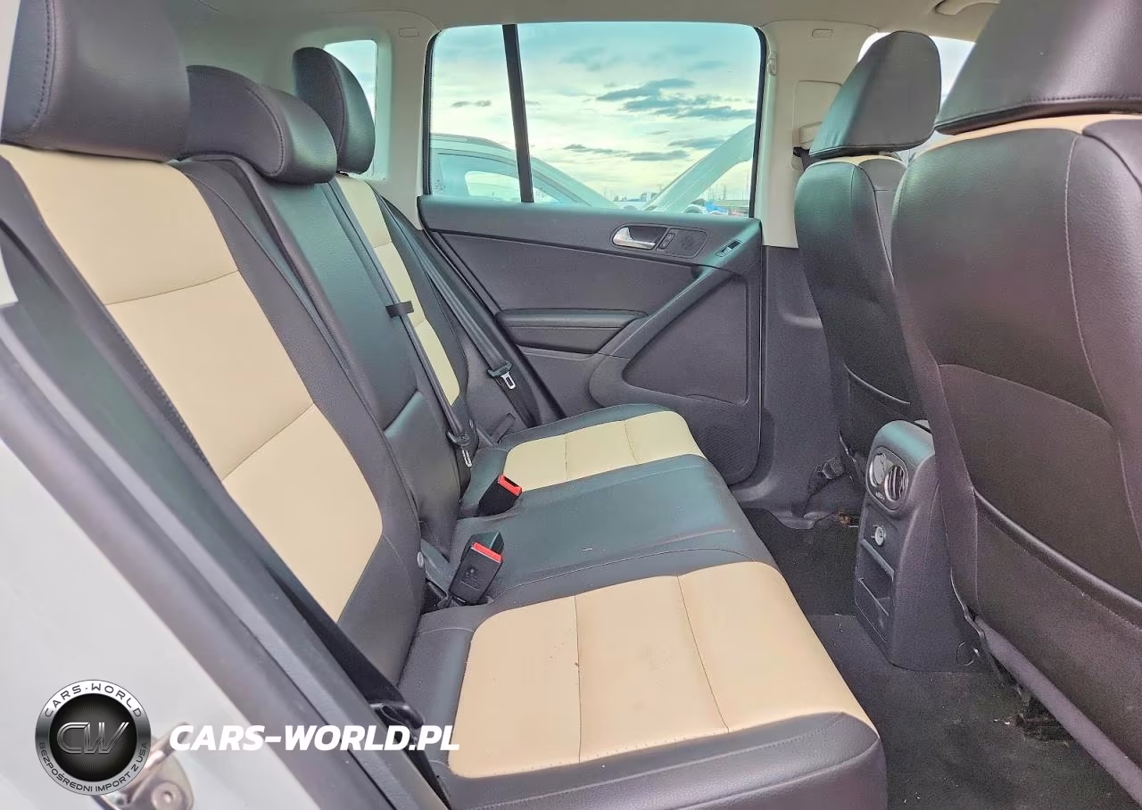 2017 Volkswagen Tiguan Wolfsburg VIN:WVGSV7AX7HW503317 - 10