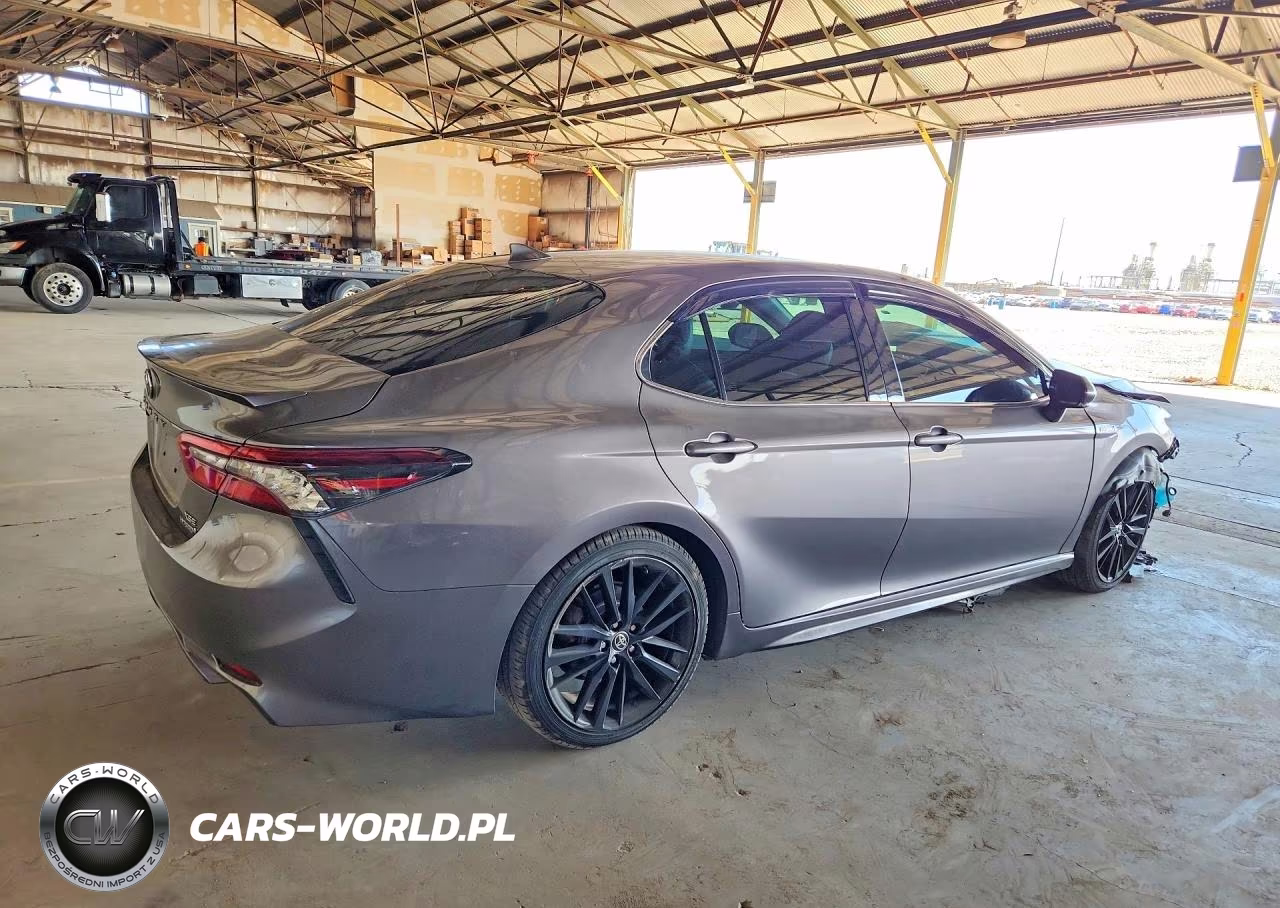 2021 Toyota Camry Xse VIN:4T1K31AK8MU569906 - 3