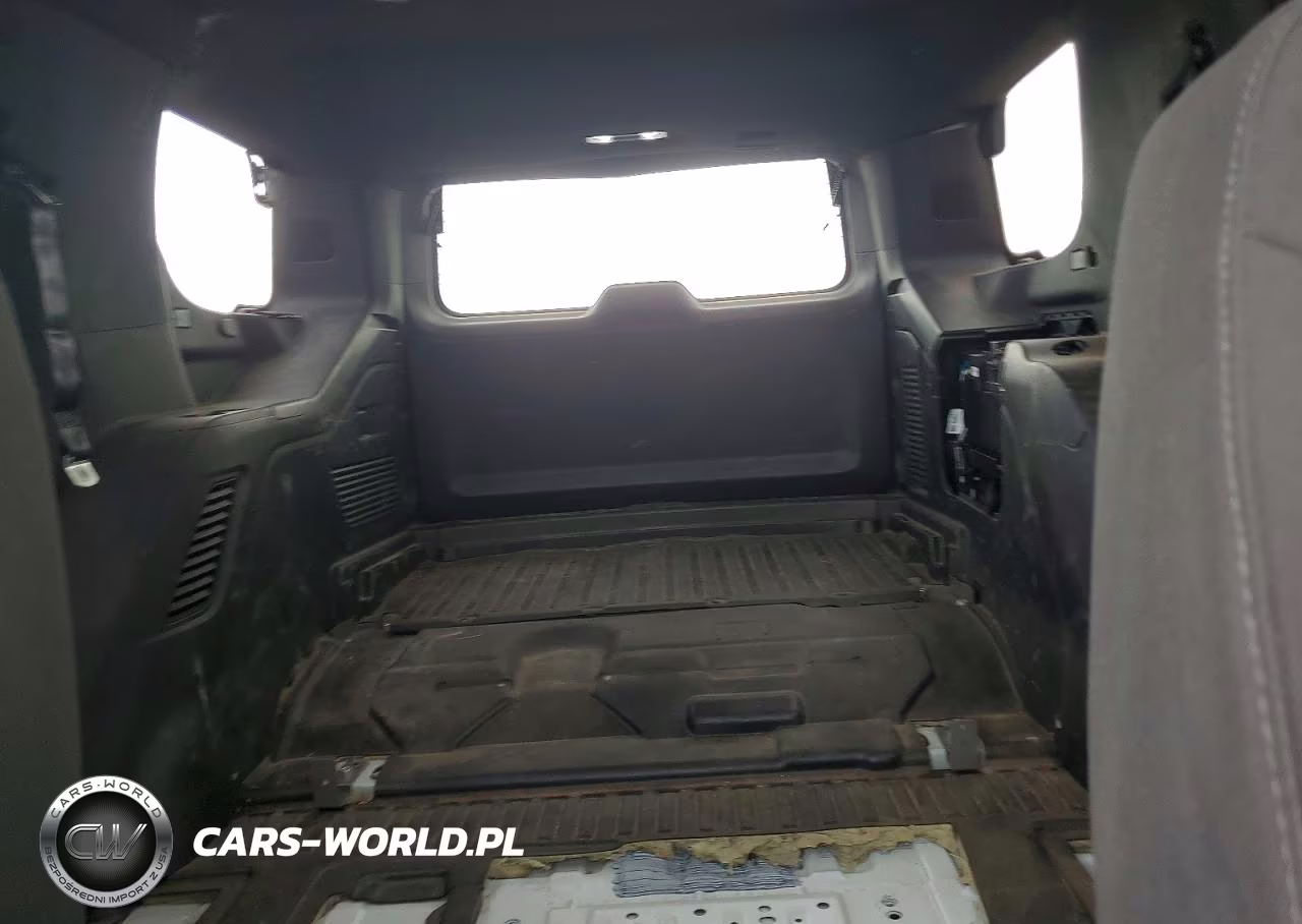 2022 Chevrolet Tahoe C1500 VIN:1GNSCLEDXNR247730 - 10