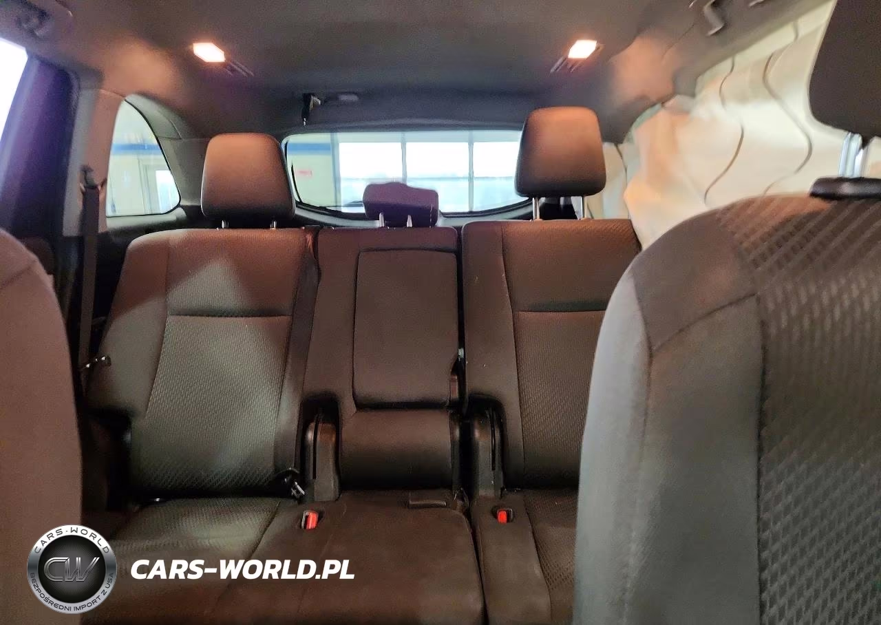 2019 Toyota Highlander Le VIN:5TDBZRFH0KS707986 - 10