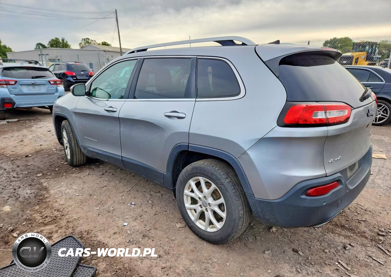 2016 Jeep Cherokee Latitude VIN:1C4PJMCS3GW197950 - 2