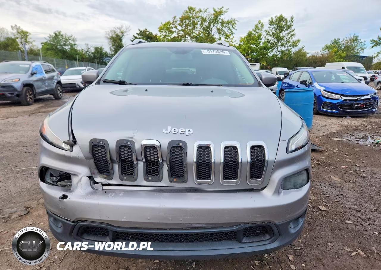 2016 Jeep Cherokee Latitude VIN:1C4PJMCS3GW197950 - 5