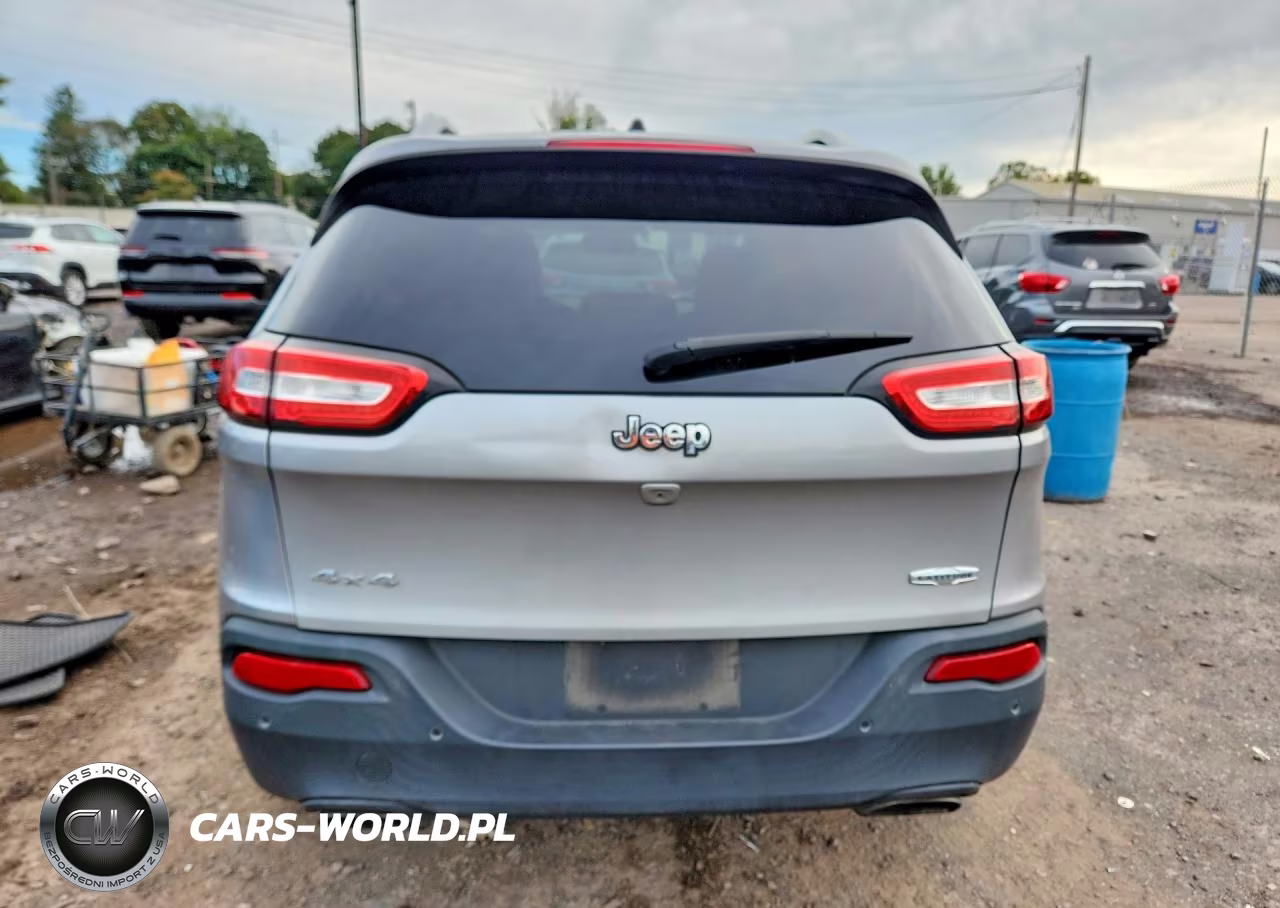 2016 Jeep Cherokee Latitude VIN:1C4PJMCS3GW197950 - 6