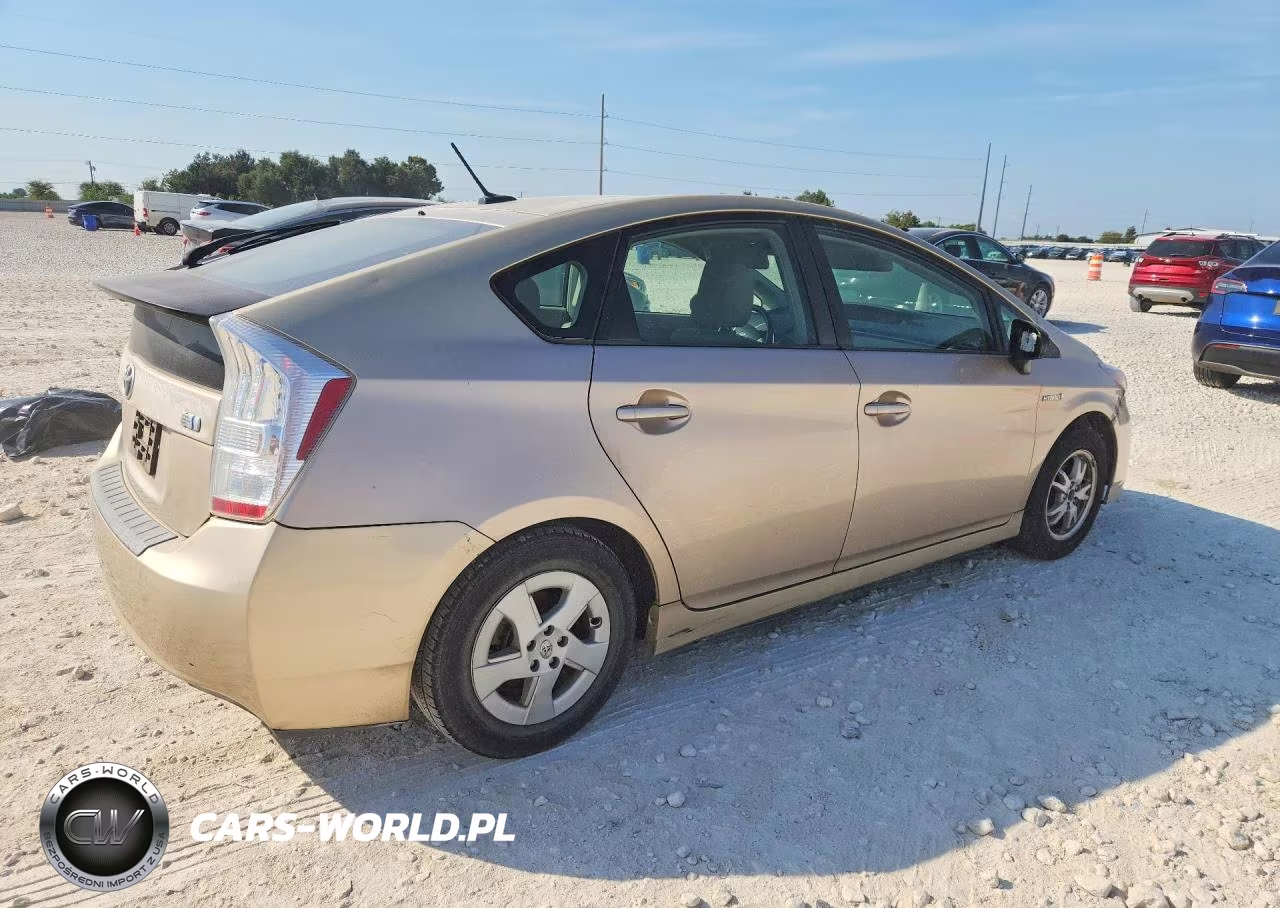 2011 Toyota Prius Two VIN:JTDKN3DUXB0280232 - 3