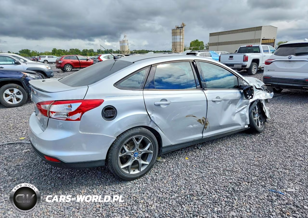 2013 Ford Focus Se VIN:1FADP3F2XDL138985 - 3