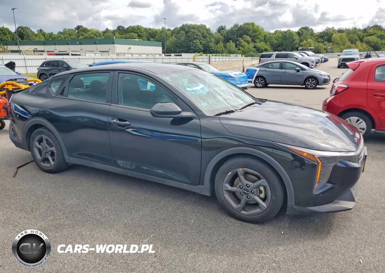 2025 Kia K4 Lxs VIN:3KPFT4DE5SE117159 - 4
