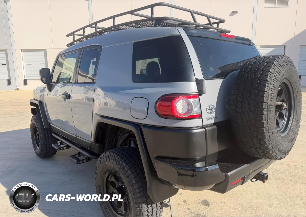 2013 Toyota Fj Cruiser Base VIN:JTEBU4BF8DK156105 - 3
