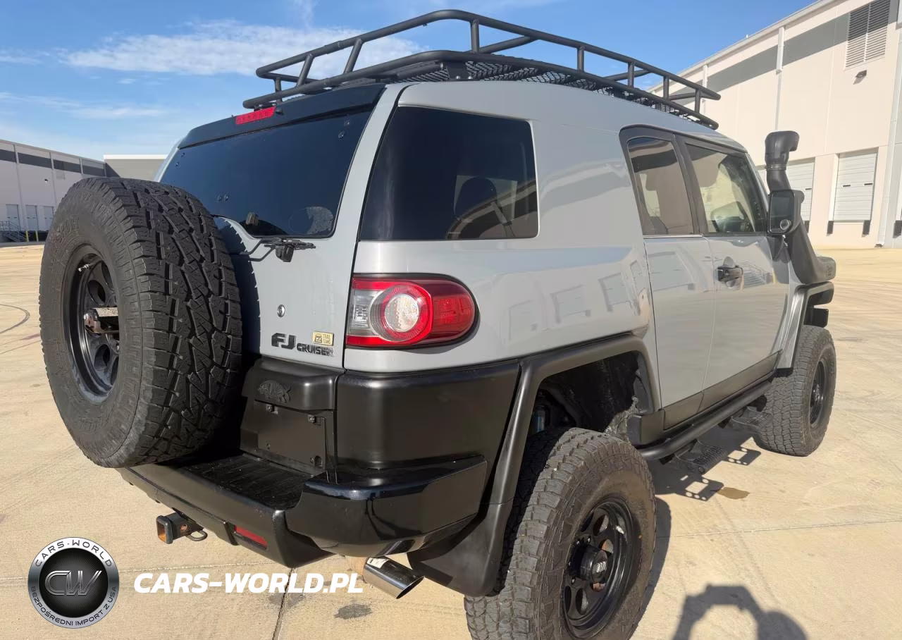 2013 Toyota Fj Cruiser Base VIN:JTEBU4BF8DK156105 - 4