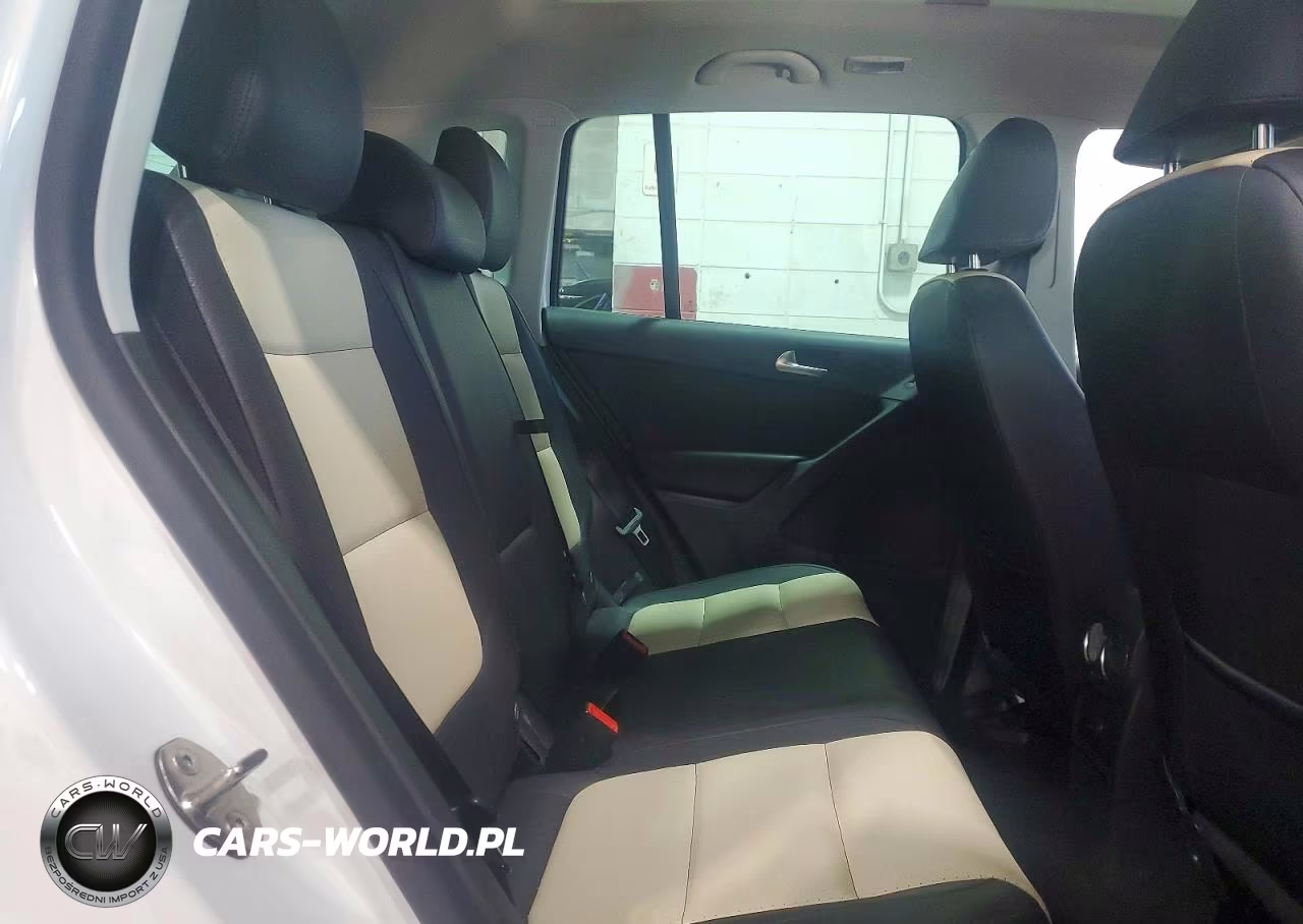 2016 Volkswagen Tiguan S VIN:WVGBV7AX4GW583822 - 11