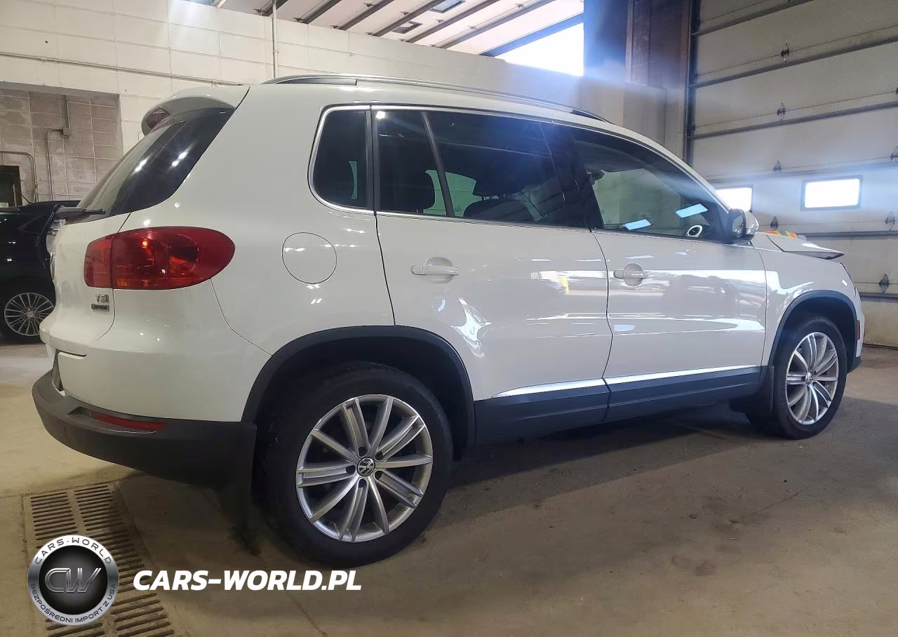 2016 Volkswagen Tiguan S VIN:WVGBV7AX4GW583822 - 3