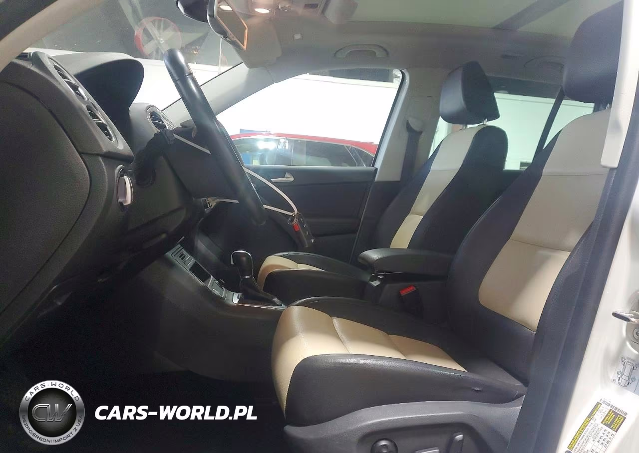 2016 Volkswagen Tiguan S VIN:WVGBV7AX4GW583822 - 7