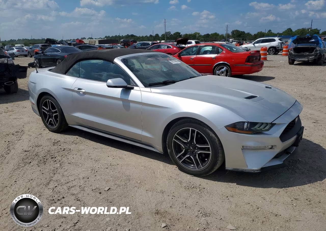 2018 Ford Mustang VIN:1FATP8UH0J5111617 - 4
