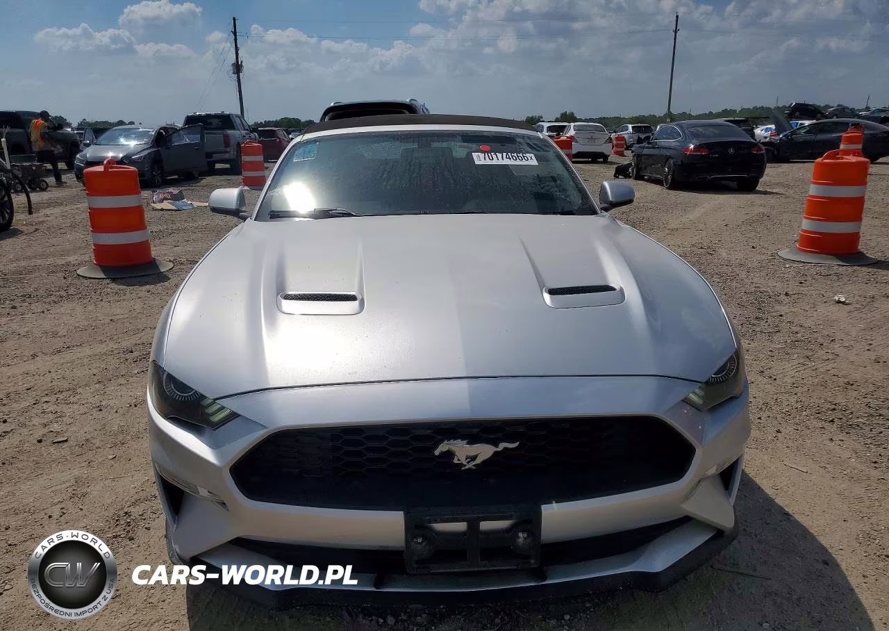 2018 Ford Mustang VIN:1FATP8UH0J5111617 - 5