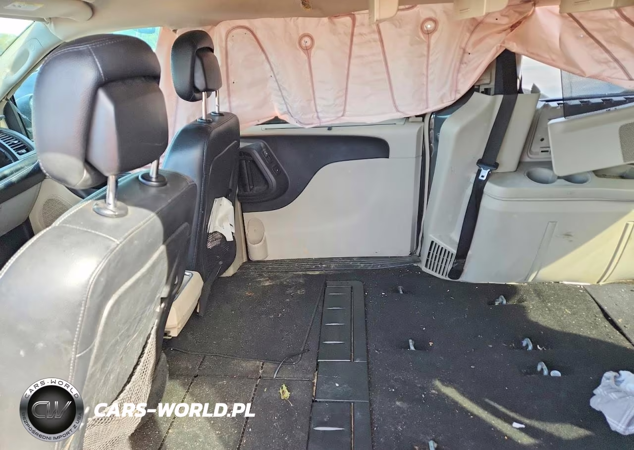 2012 Chrysler Town & Country Touring L VIN:2C4RC1CG6CR364088 - 11