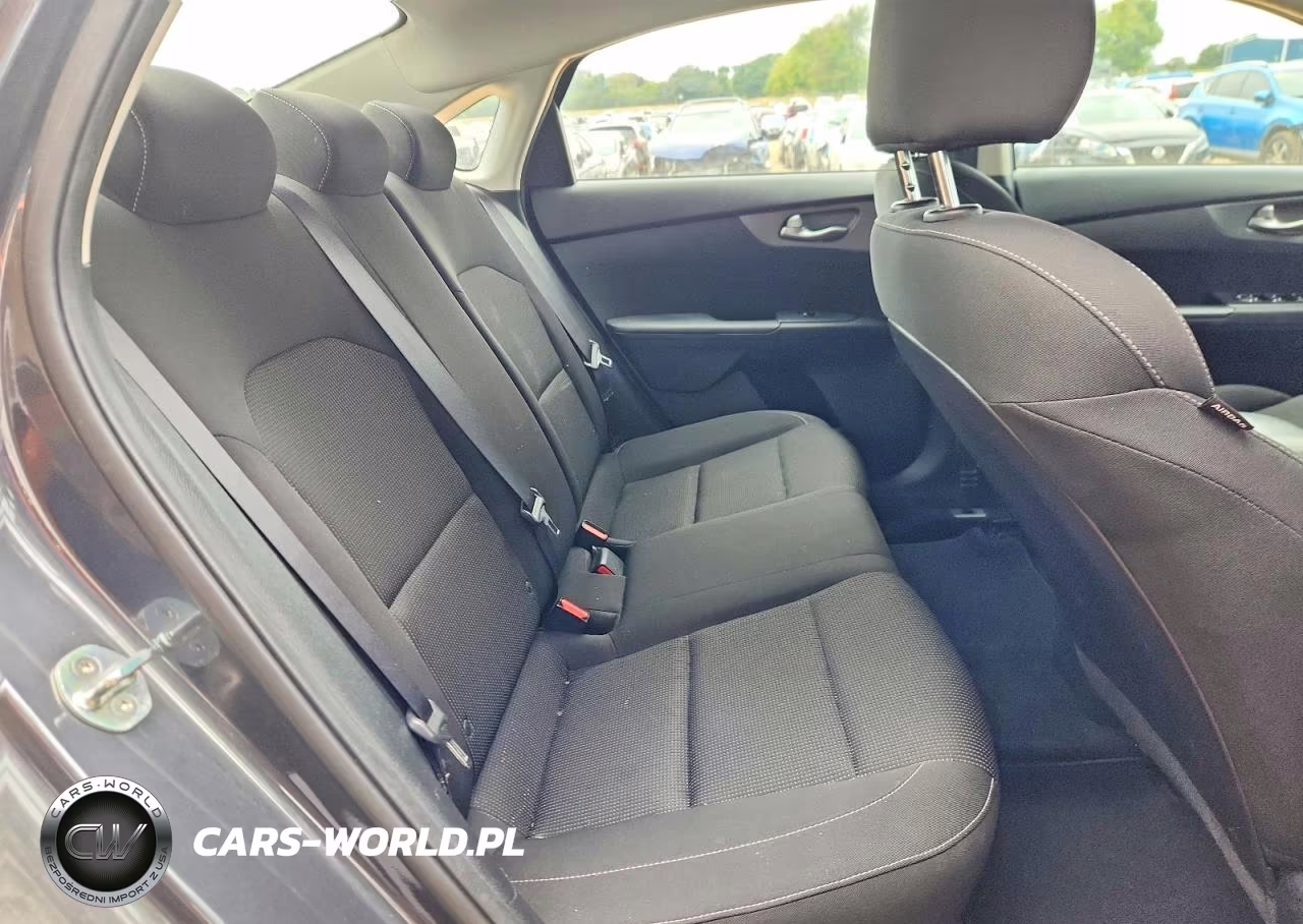 2021 Kia Forte Lxs VIN:3KPF24AD6ME371528 - 10