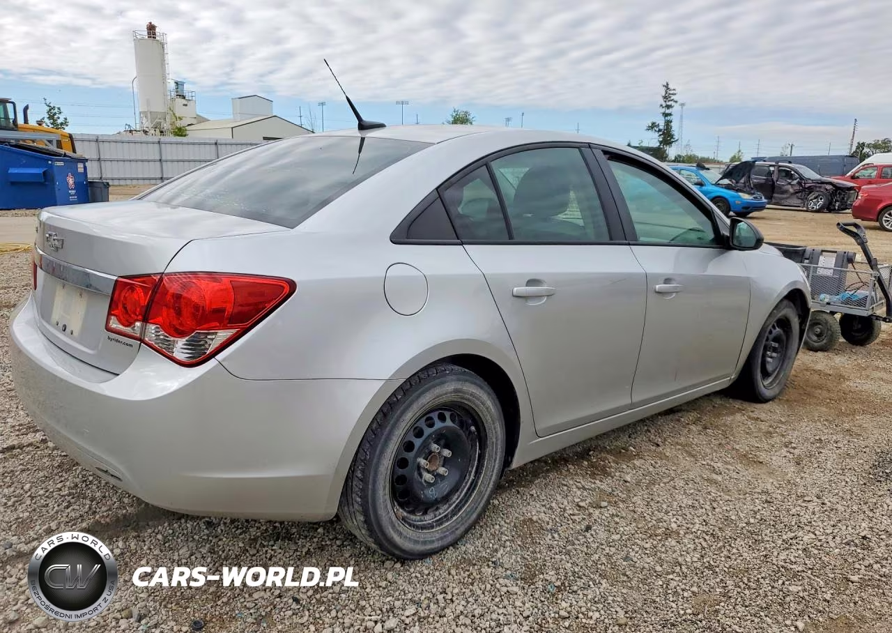 2014 Chevrolet Cruze Ls VIN:1G1PA5SH9E7435392 - 3