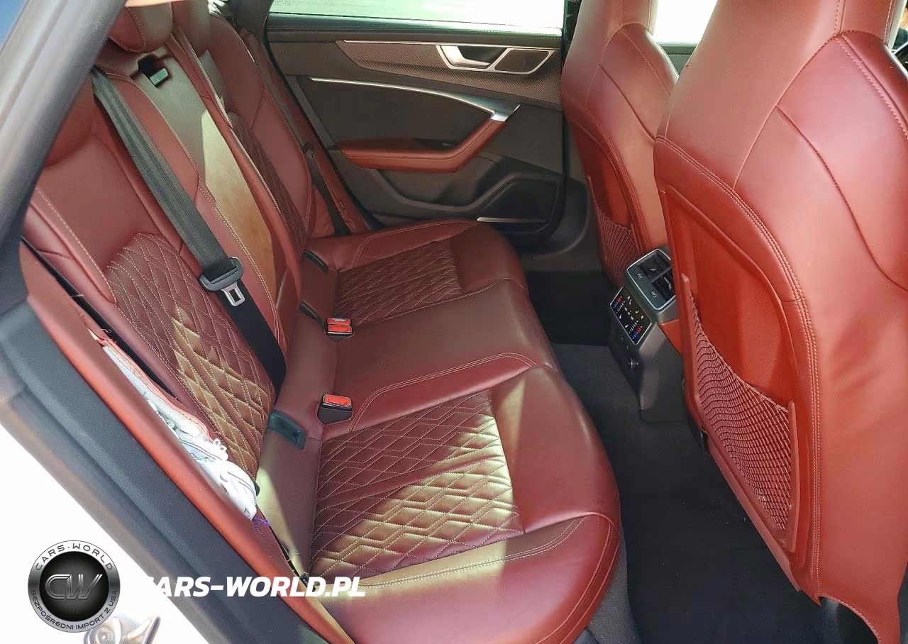 2021 Audi S7 Premium Plus VIN:WAUPFBF26MN049839 - 10