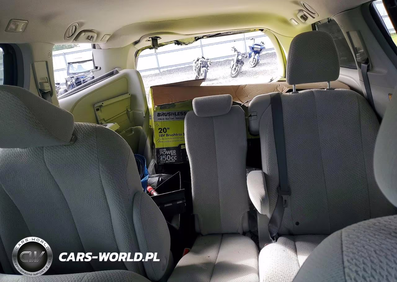 2011 Toyota Sienna Le VIN:5TDKK3DC3BS159085 - 10