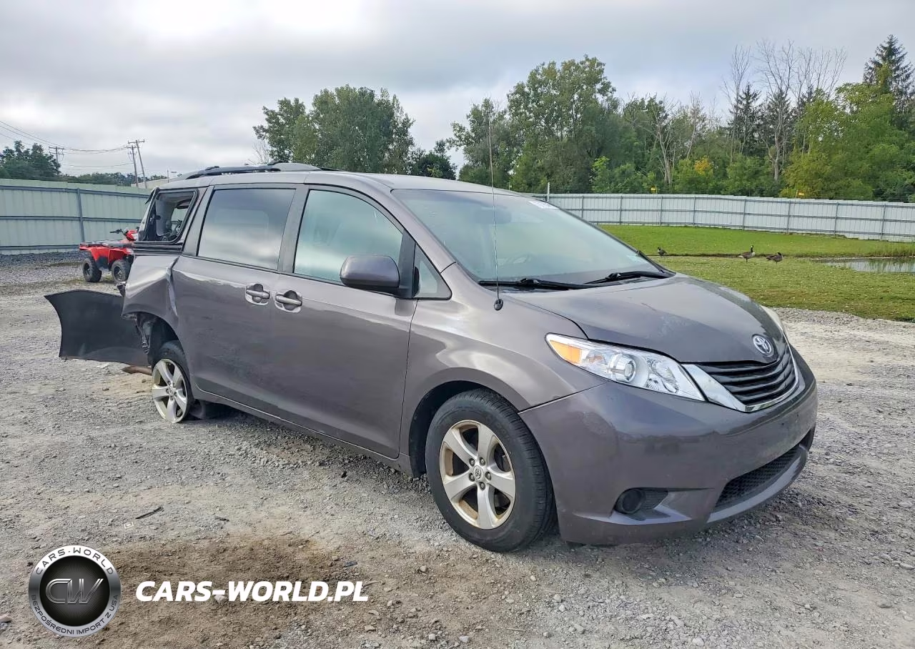 2011 Toyota Sienna Le VIN:5TDKK3DC3BS159085 - 4