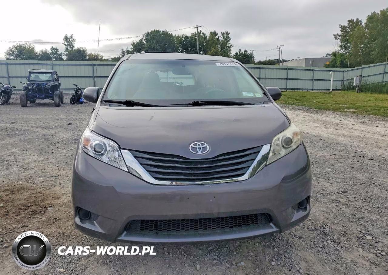 2011 Toyota Sienna Le VIN:5TDKK3DC3BS159085 - 5