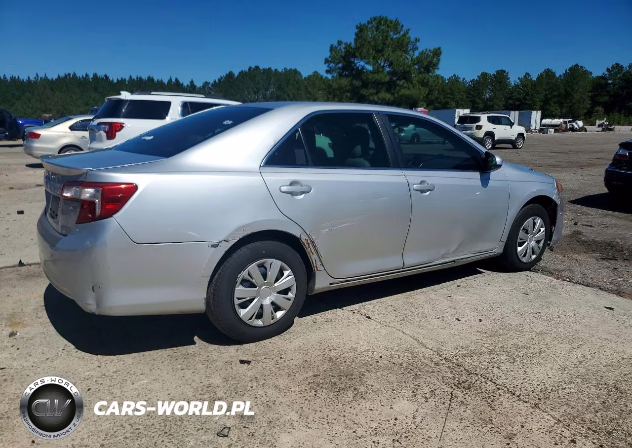 2014 Toyota Camry Le VIN:4T1BF1FK1EU373632 - 3