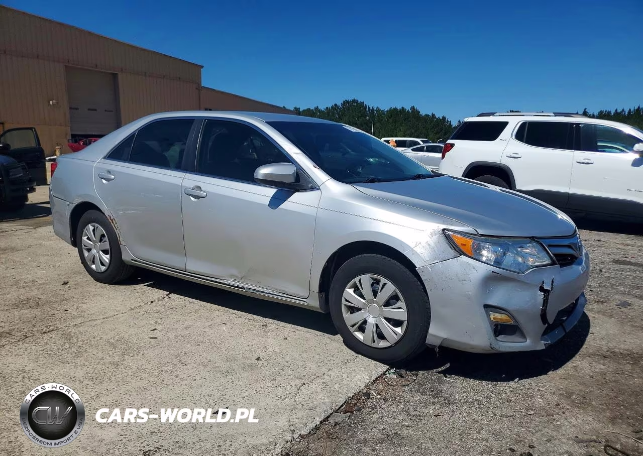 2014 Toyota Camry Le VIN:4T1BF1FK1EU373632 - 4