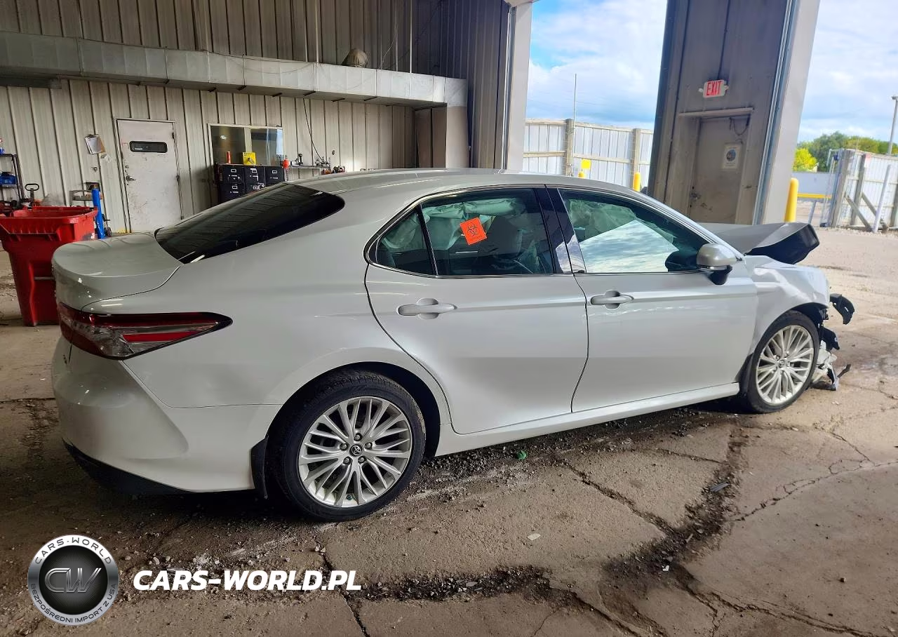 2018 Toyota Camry Xle VIN:4T1B11HK4JU046406 - 3
