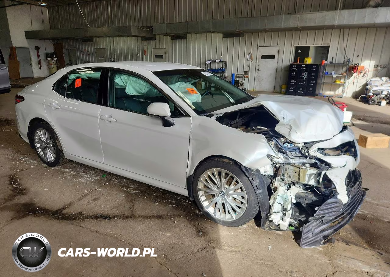 2018 Toyota Camry Xle VIN:4T1B11HK4JU046406 - 4