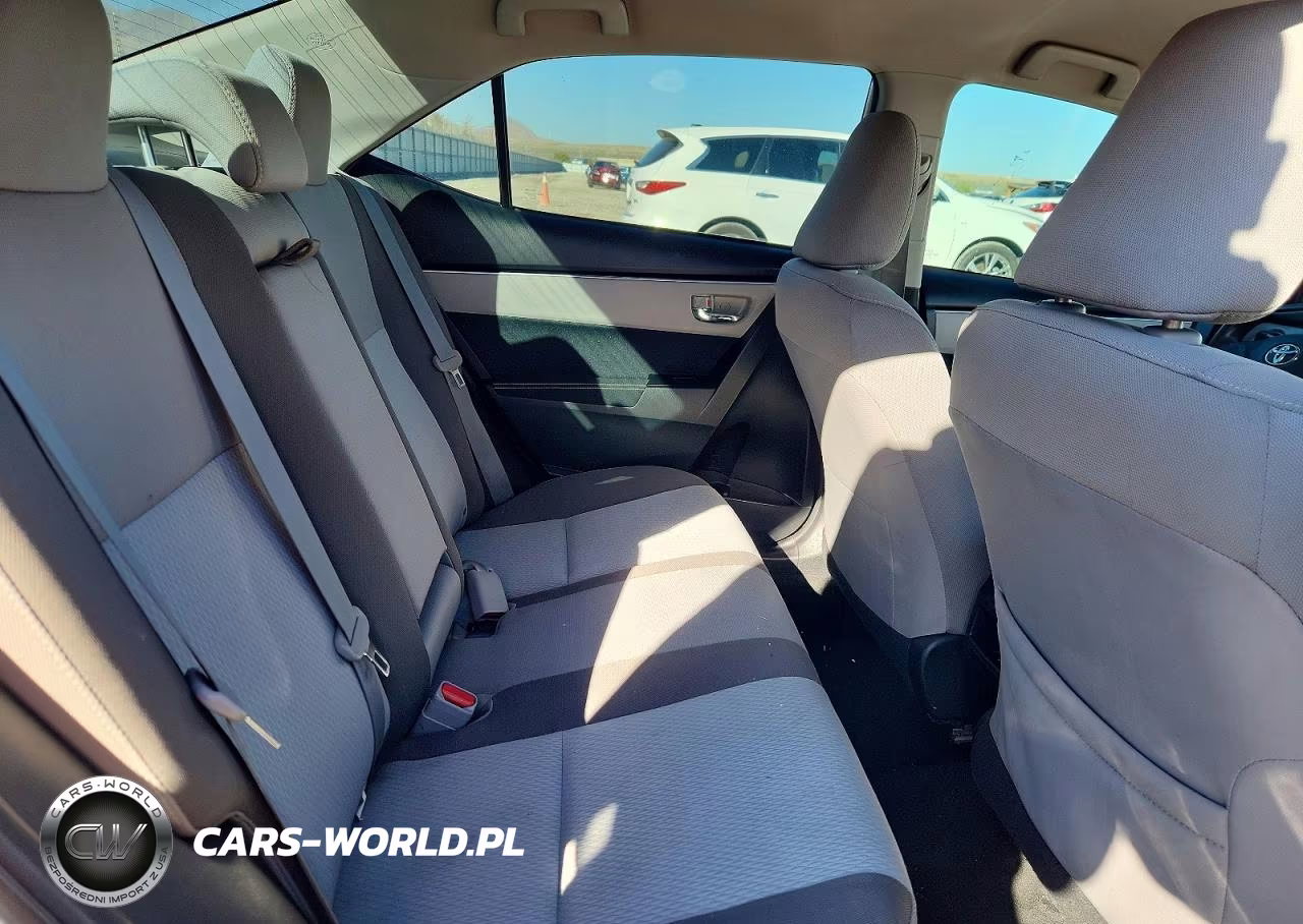 2018 Toyota Corolla Le VIN:2T1BURHE3JC049928 - 10