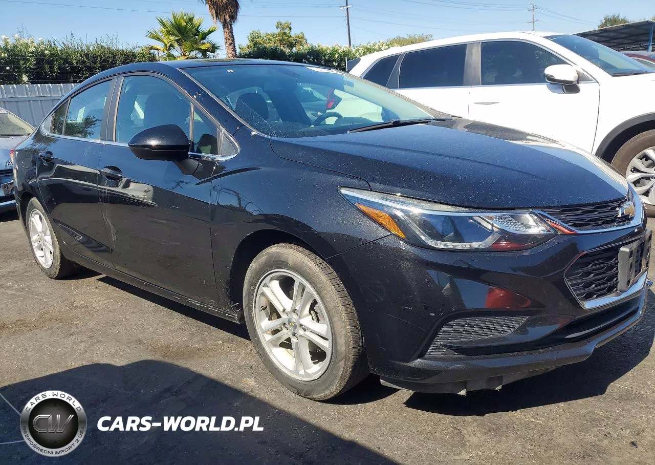 2018 Chevrolet Cruze Lt VIN:1G1BE5SM7J7179419 - 4