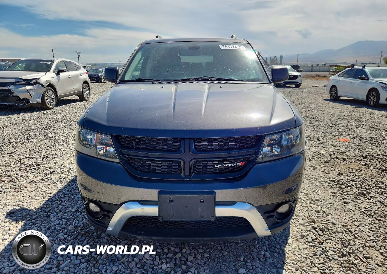 2018 Dodge Journey Crossroad VIN:3C4PDDGG3JT387998 - 5