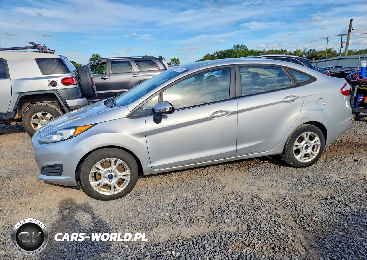 2015 Ford Fiesta Se VIN:3FADP4BJ2FM138144 - 1