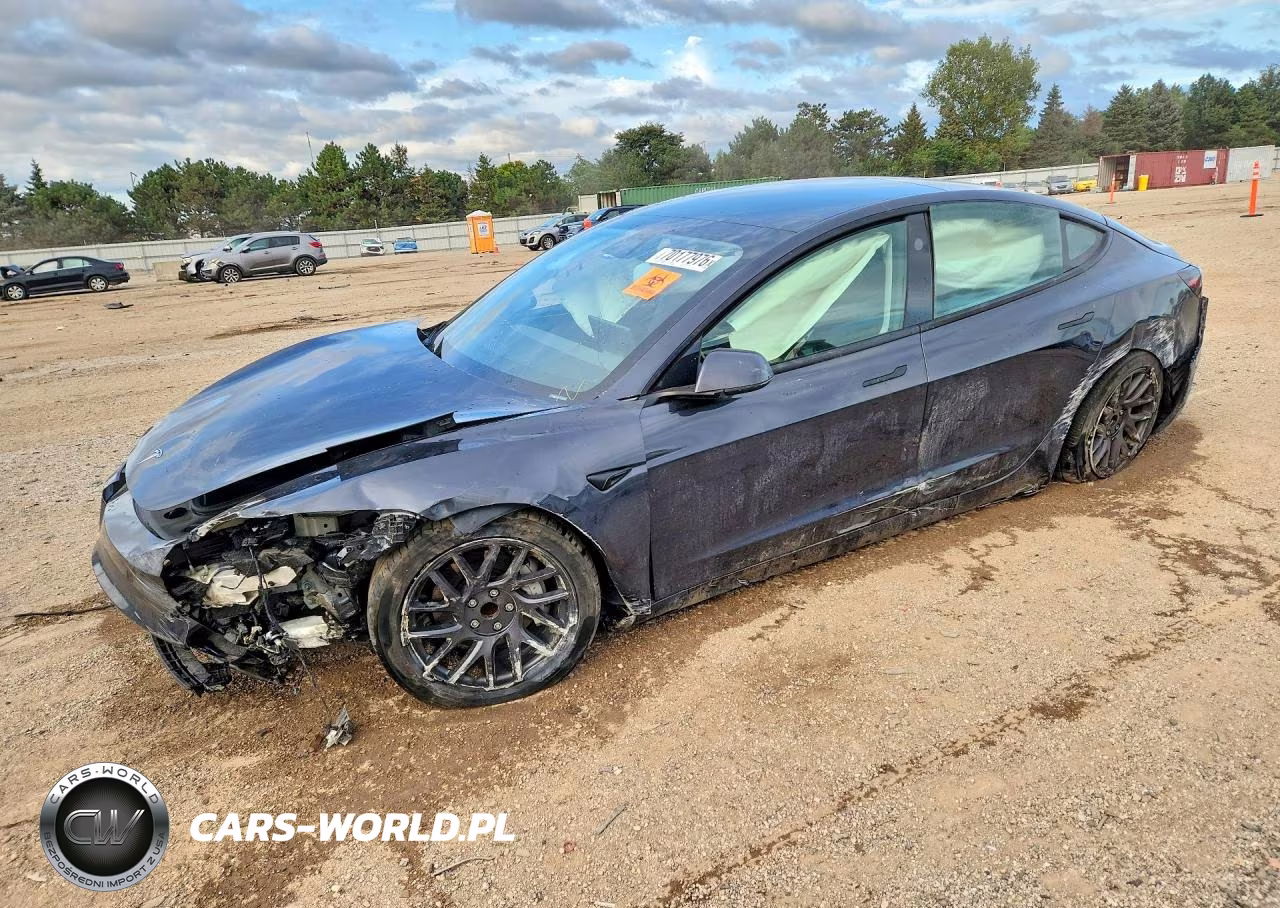 2025 Tesla Model 3 – zdjęcie 1 z 12