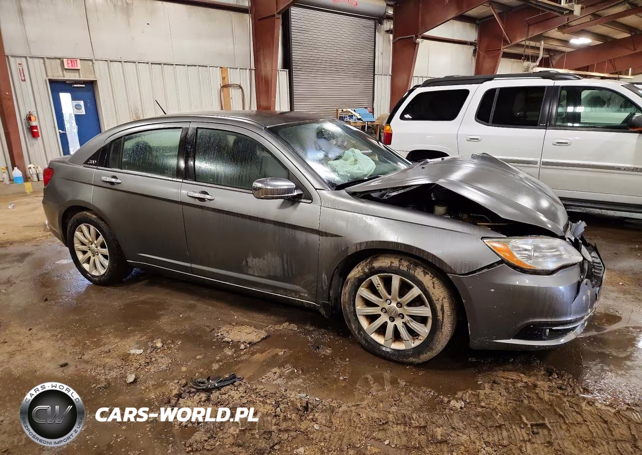 2013 Chrysler 200 Limited VIN:1C3CCBCG1DN501355 - 4