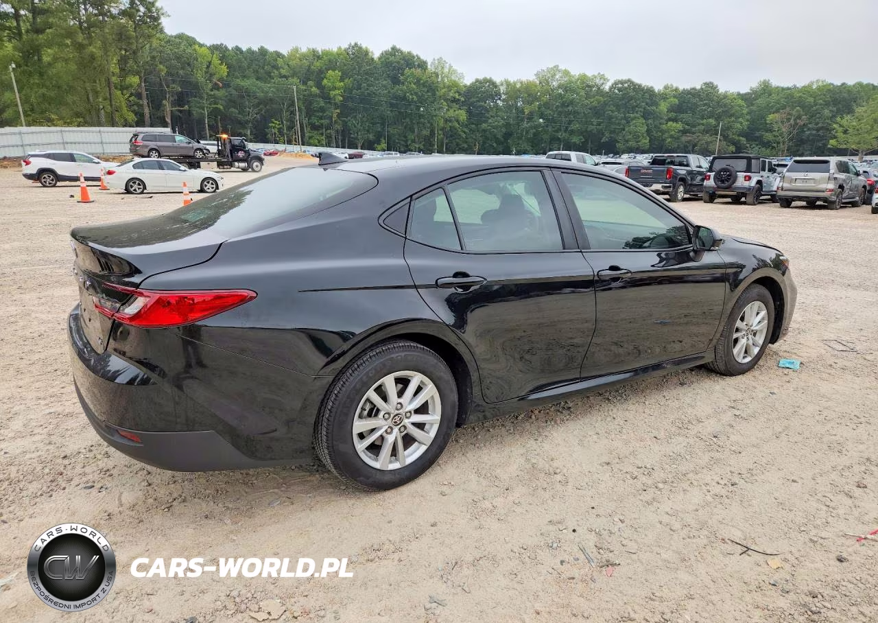 2026 Toyota Camry Le VIN:4T1DAACK9TU734940 - 3
