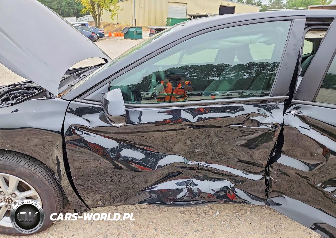2026 Toyota Camry Le VIN:4T1DAACK9TU734940 - 7