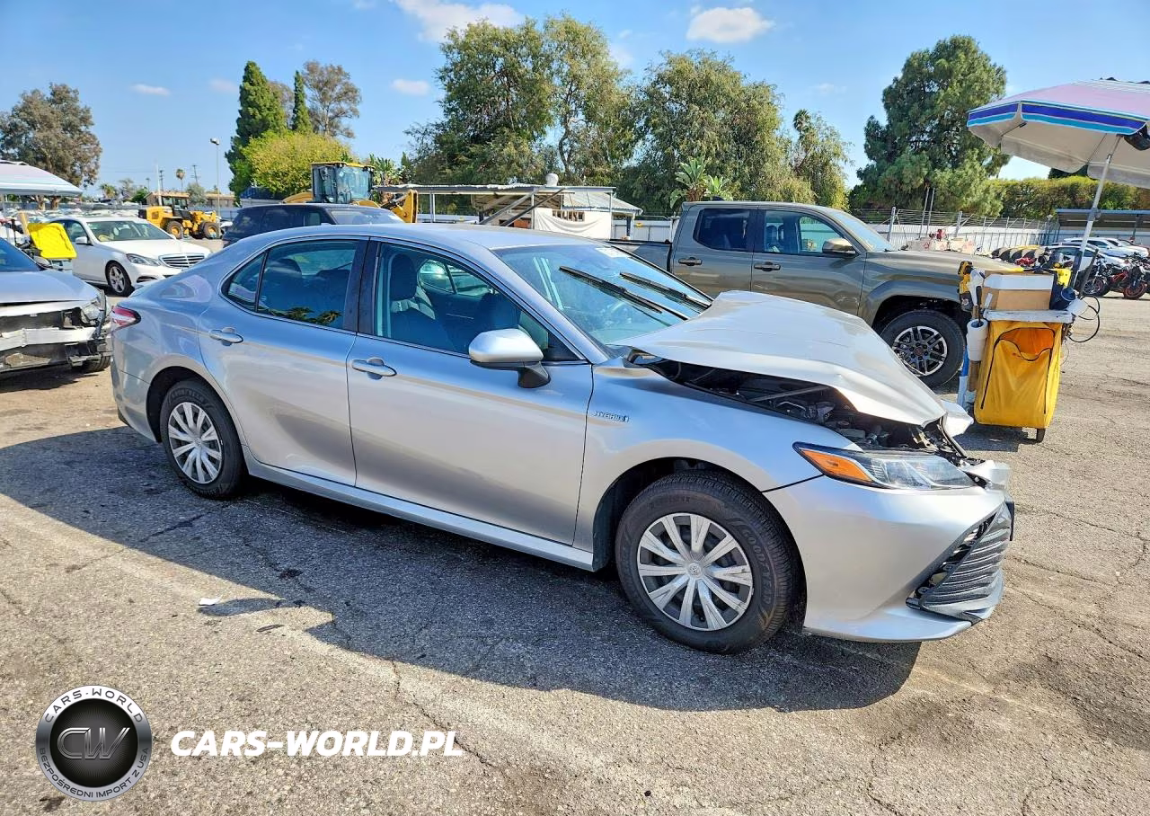 2020 Toyota Camry Le VIN:4T1C31AK8LU535838 - 4