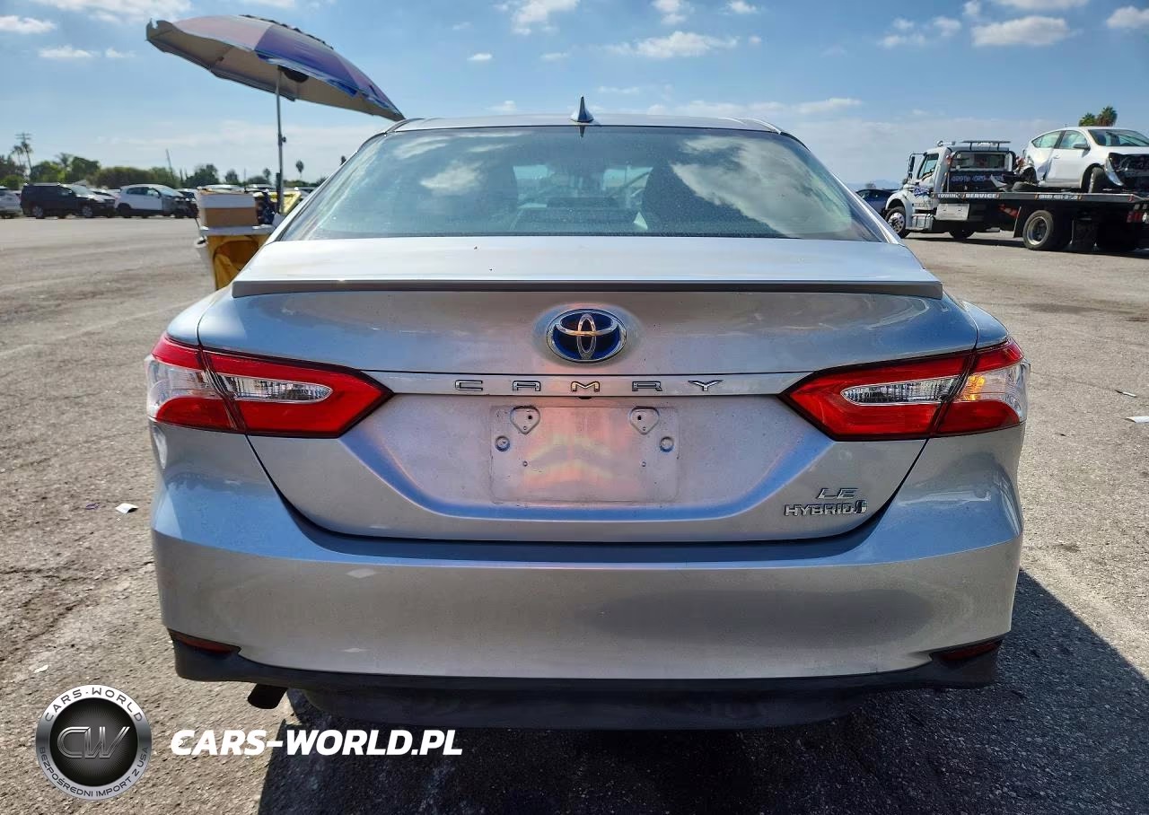 2020 Toyota Camry Le VIN:4T1C31AK8LU535838 - 6