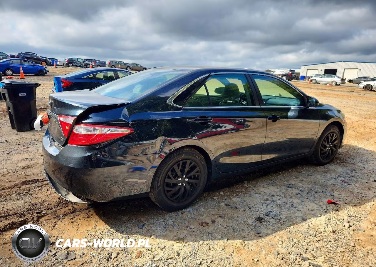2016 Toyota Camry Le VIN:4T4BF1FK4GR576636 - 3