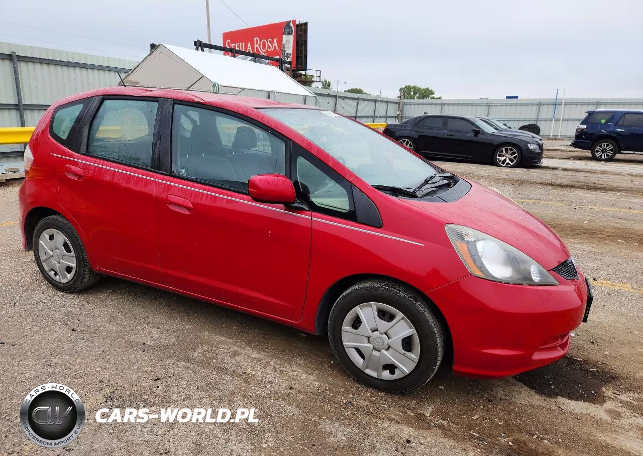 2013 Honda Fit VIN:JHMGE8H35DC043622 - 4