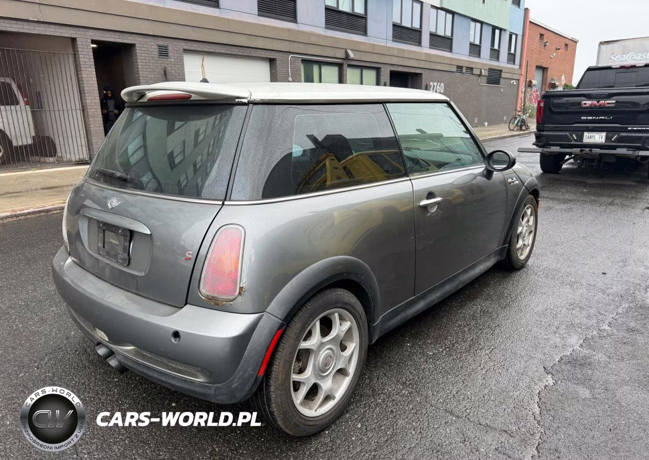2004 Mini Cooper S VIN:WMWRE33424TD85350 - 4